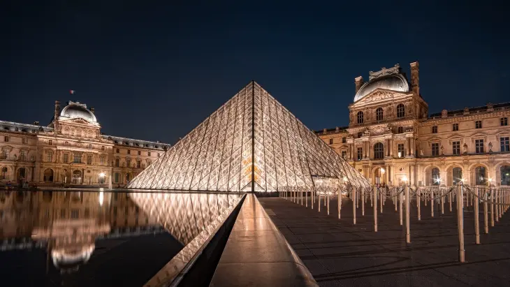 Louvre Müzesi, Paris